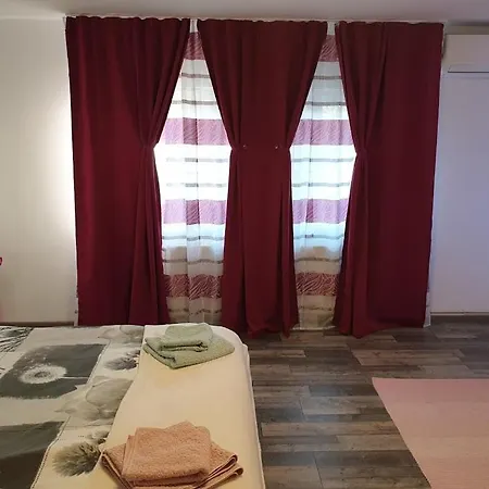Garsoniera Maria Apartment Onesti Exterior photo